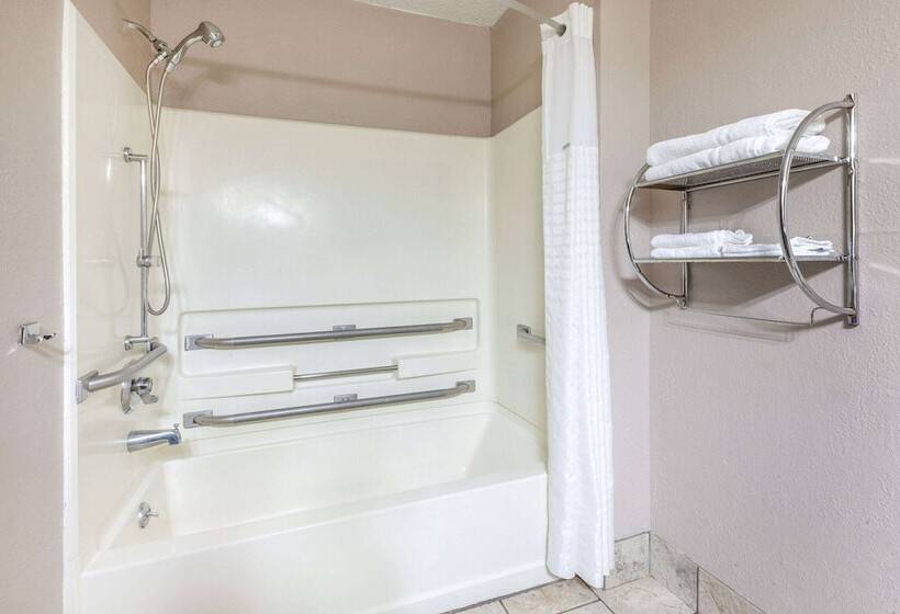 מוטל Super 8 By Wyndham Roseville/detroit Area