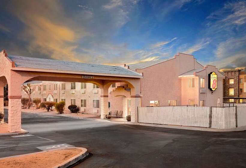 汽车旅馆  Super 8 By Wyndham Yucca Val/joshua Tree Nat Pk Area