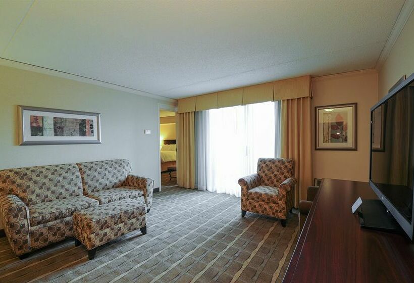 Radisson Hotel at Star Plaza