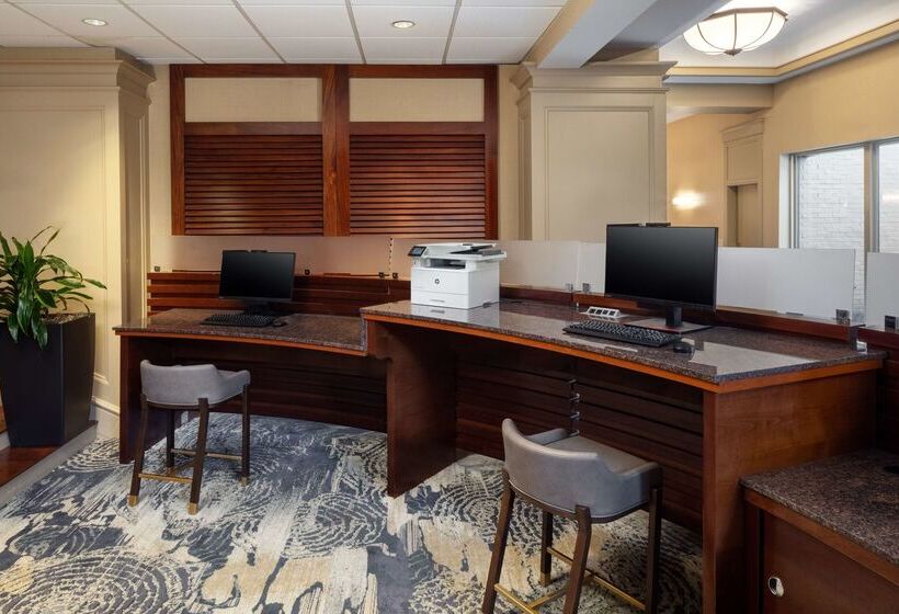 منتجع Doubletree By Hilton Boston North Shore