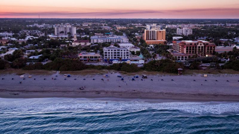 منتجع The Atlantic Suites On The Ave