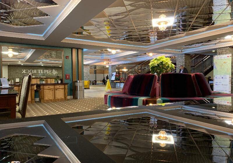 Split Rock Resort