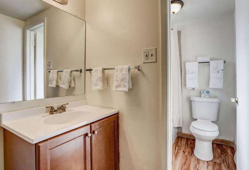 هتل Americas Best Value Inn Greeley