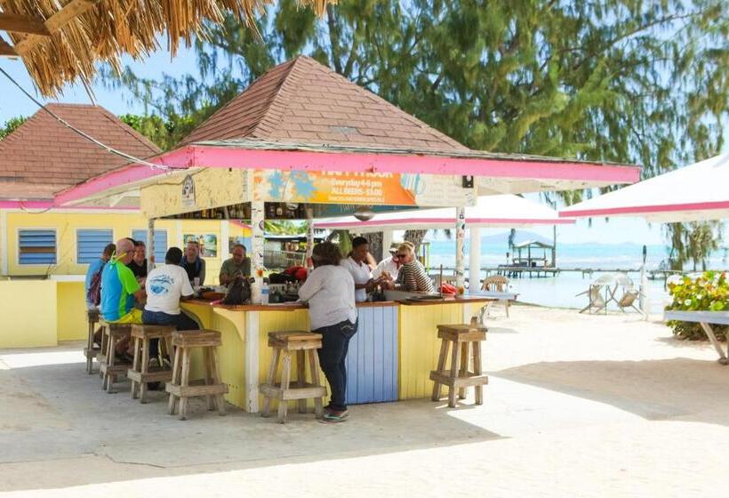 هتل Anegada Reef