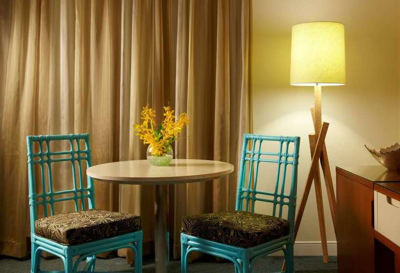 Oasis Hotel Waikiki