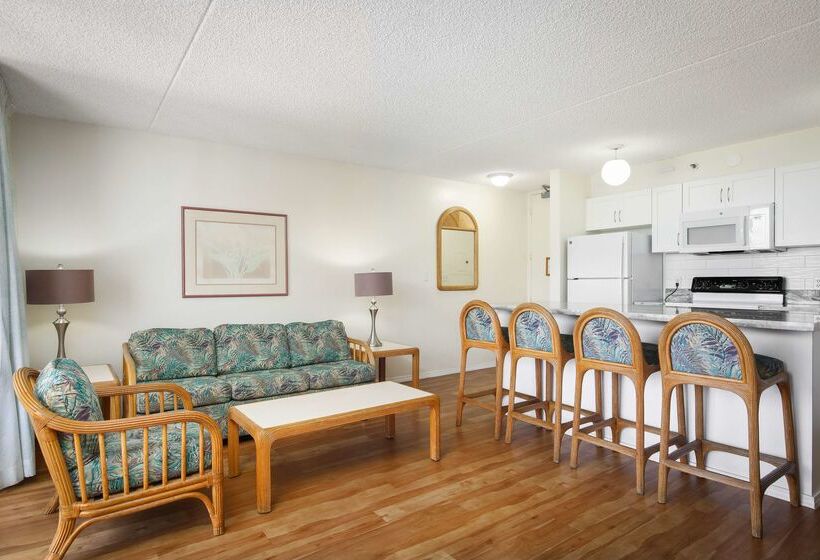 בית מלון כפרי Aston At The Waikiki Banyan