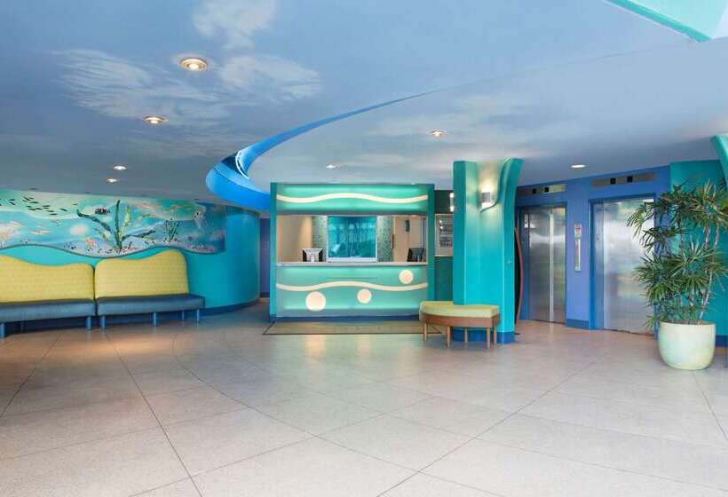 בית מלון כפרי Aston Waikiki Circle