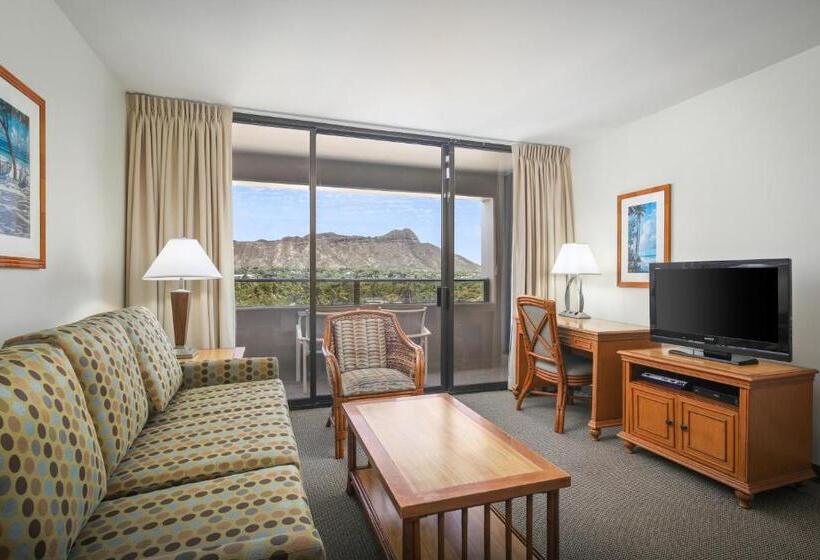 בית מלון כפרי Aston Waikiki Sunset