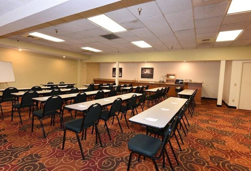 هتل Best Western Plus Ahtanum Inn