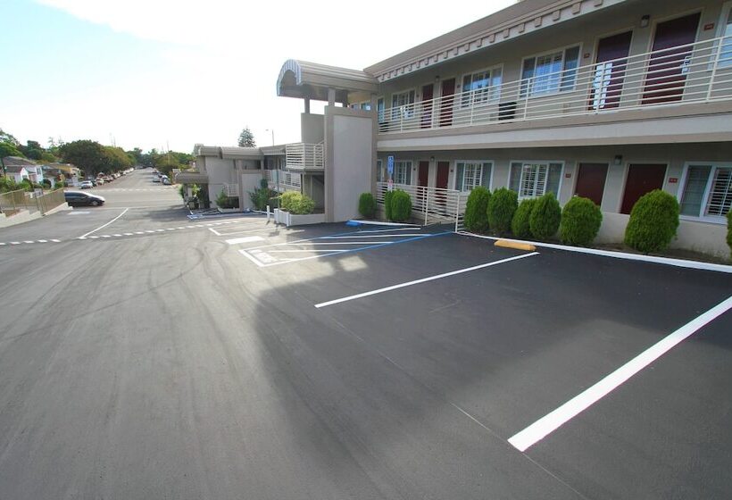 Отель Budget Inn Of Hayward