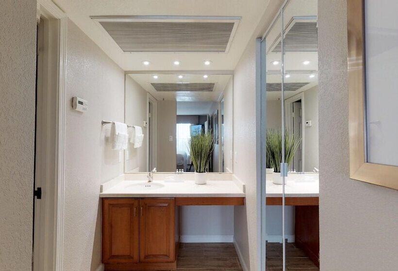 Отель Chase Suites Brea Fullerton   North Orange County
