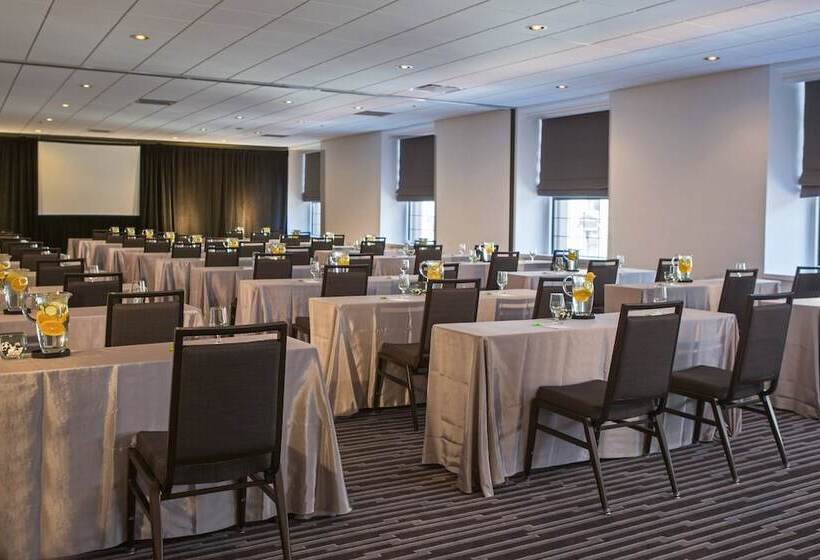 هتل Courtyard By Marriott Boston Downtown