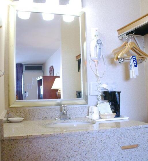هتل Days Inn By Wyndham Arlington Pentagon