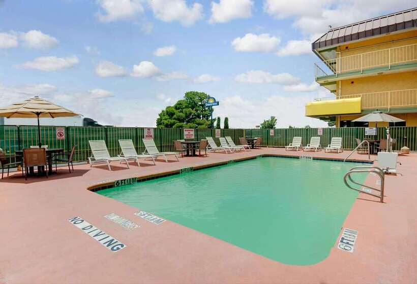 Hotel Days Inn By Wyndham El Paso Airport East