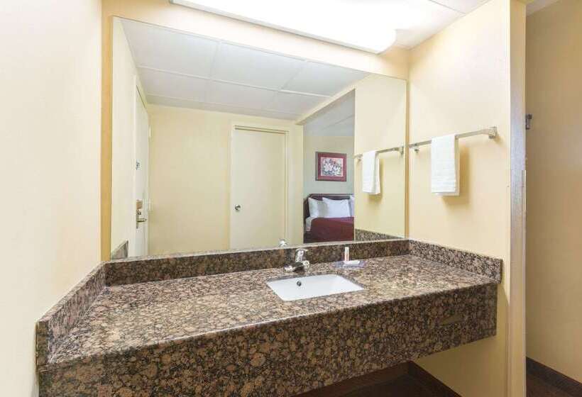 هتل Days Inn By Wyndham Hagerstown I 70