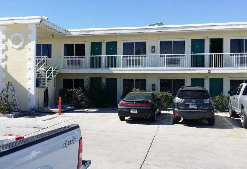 فندق Desert Mirage Inn & Suites