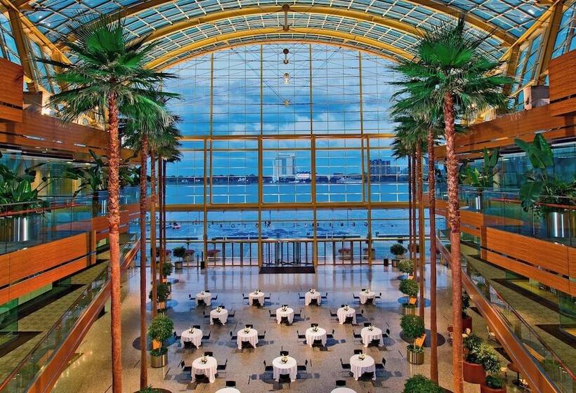 هتل Detroit Marriott At The Renaissance Center