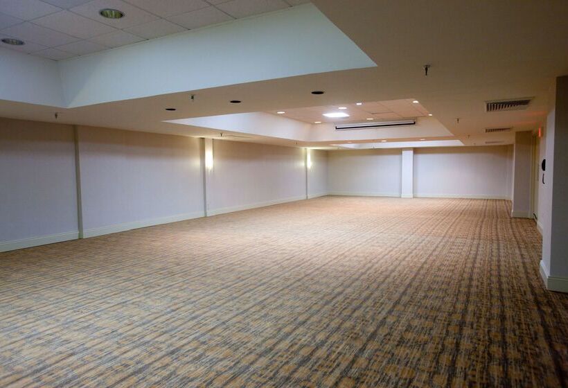 هتل Midland Plaza