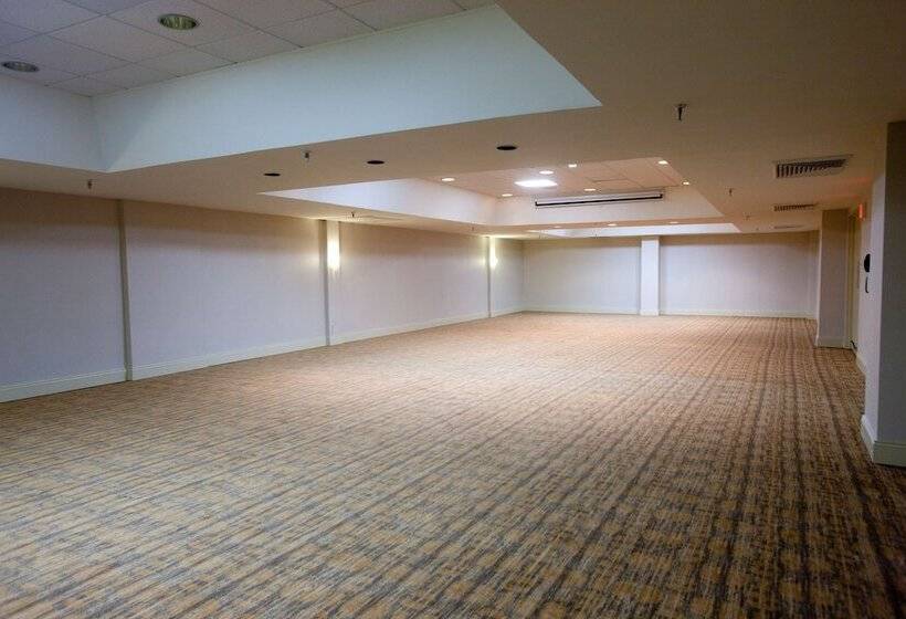 هتل Midland Plaza