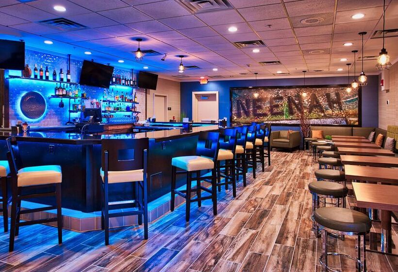 فندق Doubletree By Hilton Neenah