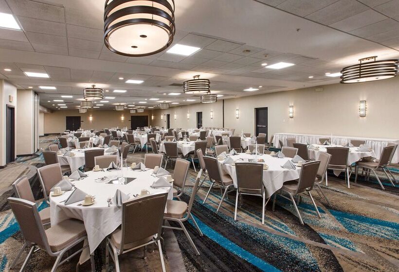 فندق Doubletree By Hilton Neenah