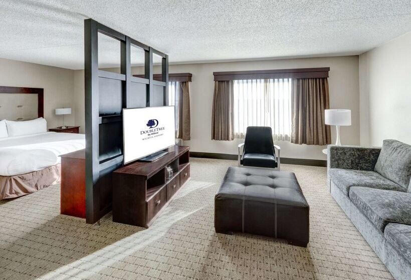 هتل Doubletree By Hilton Wichita Airport