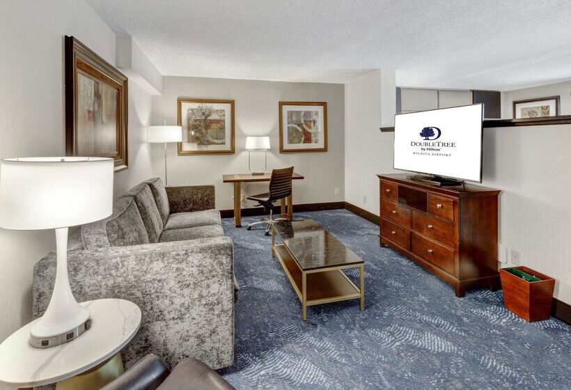 هتل Doubletree By Hilton Wichita Airport