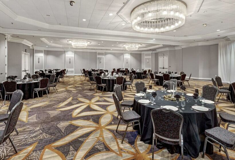 Doubletree By Hilton Hotel Wichita Airport