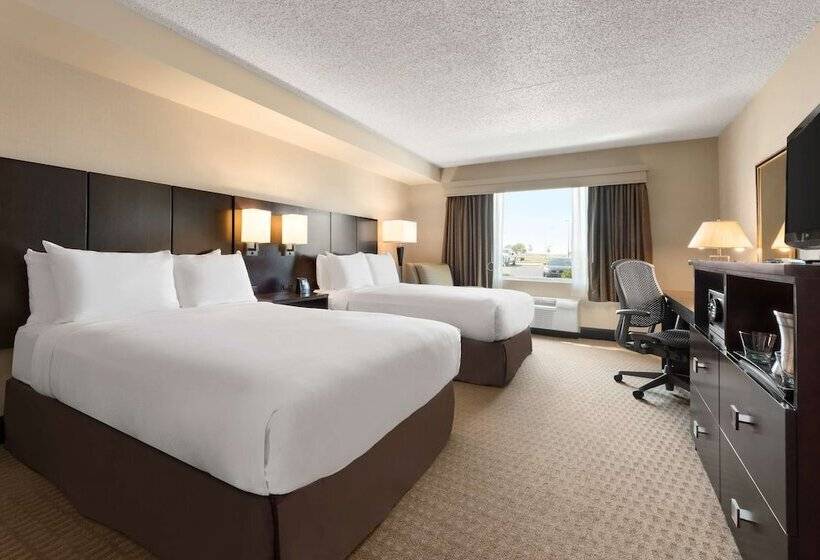 Hotel Doubletree By Hilton Wichita Airport