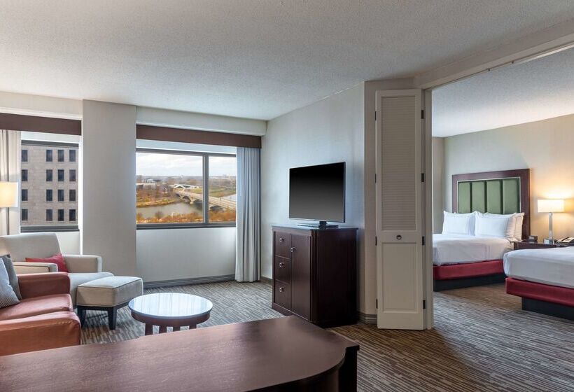 هتل Doubletree Suites By Hilton  Columbus Downtown