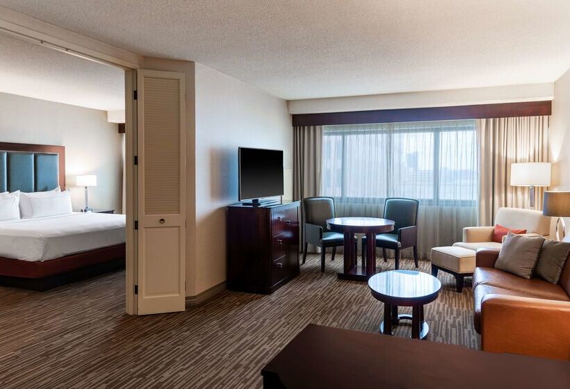 هتل Doubletree Suites By Hilton  Columbus Downtown