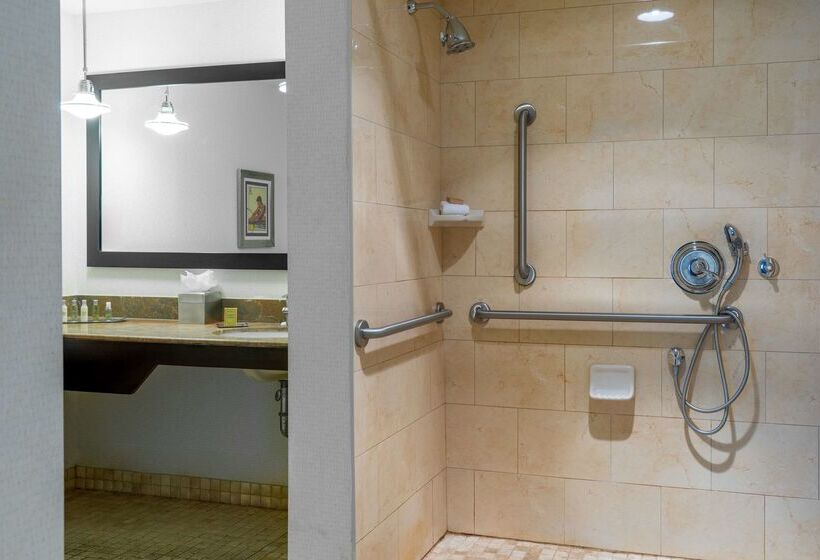 هتل The Capital Suites