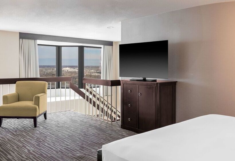 هتل Doubletree Suites By Hilton  Columbus Downtown