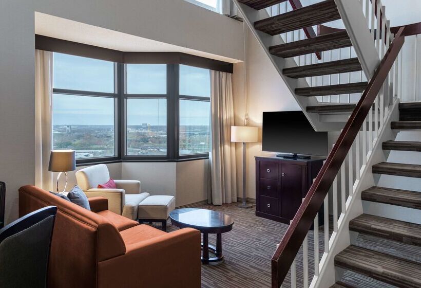 هتل The Capital Suites