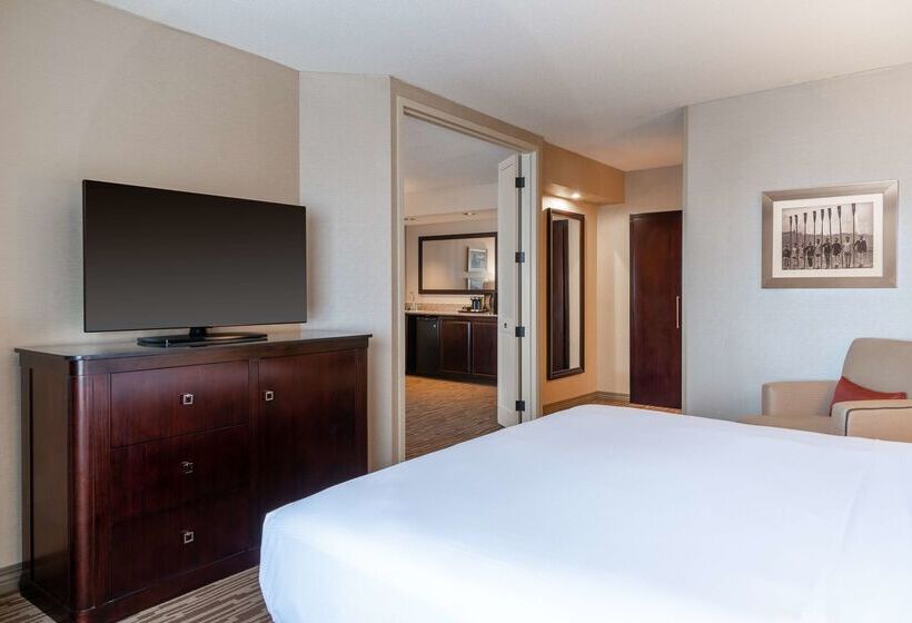 هتل The Capital Suites