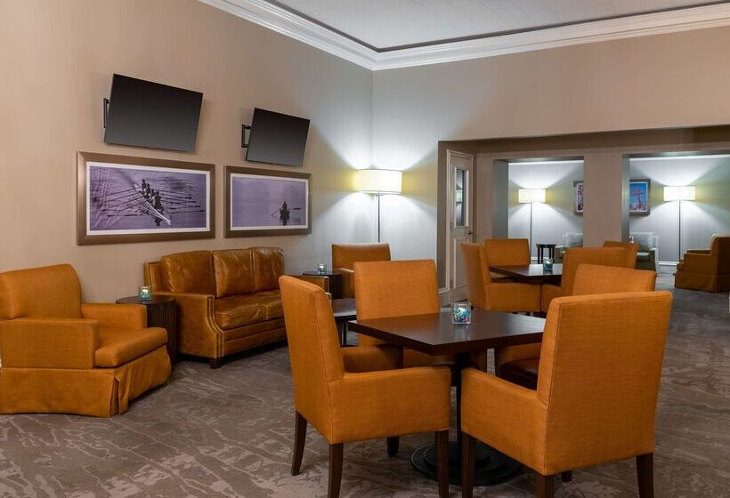 هتل Doubletree Suites By Hilton  Columbus Downtown