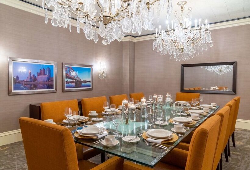 هتل The Capital Suites