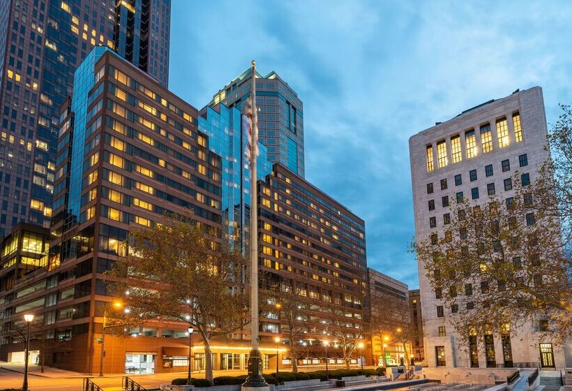 هتل The Capital Suites