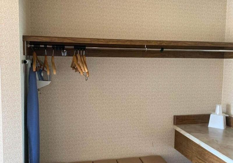酒店 Econo Lodge Inn & Suites