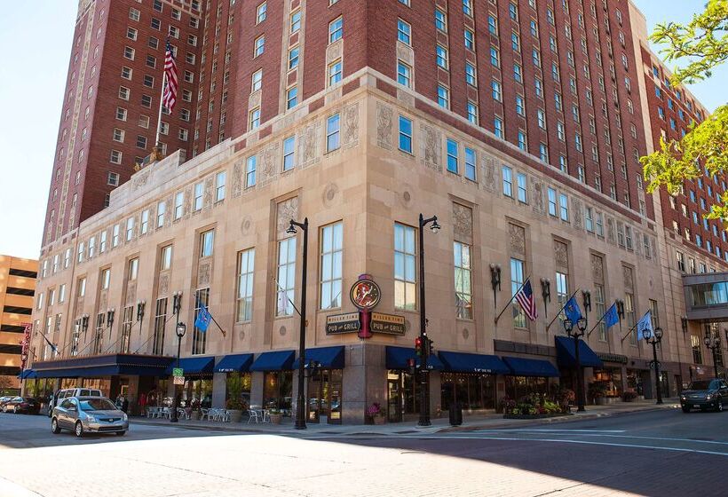 هتل Hilton Milwaukee City Center