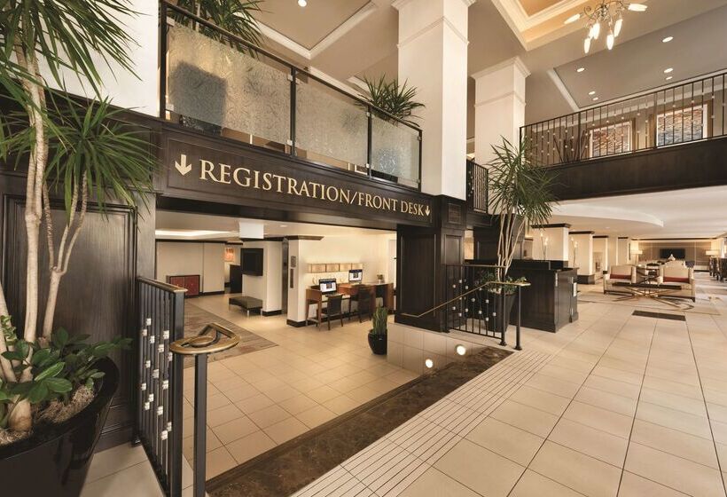 호텔 Hilton Orrington / Evanston