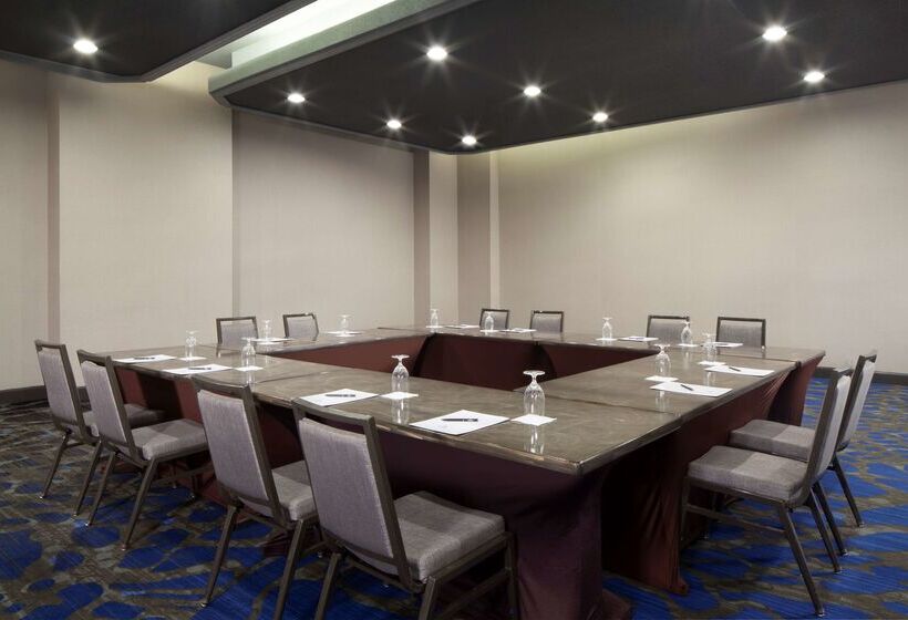 בית מלון כפרי Hilton Parsippany