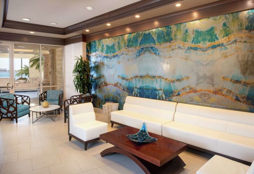 هتل Hilton San Diego Airport/harbor Island