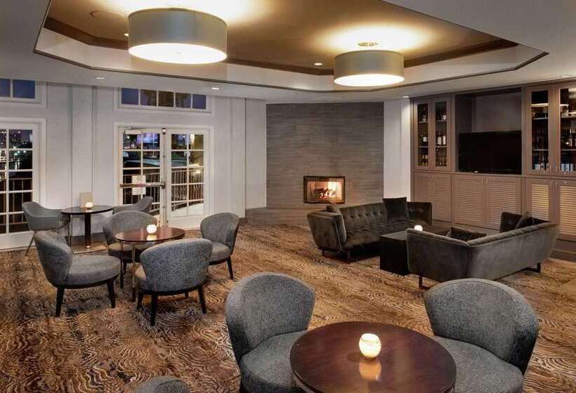 هتل Hilton San Diego Airport/harbor Island