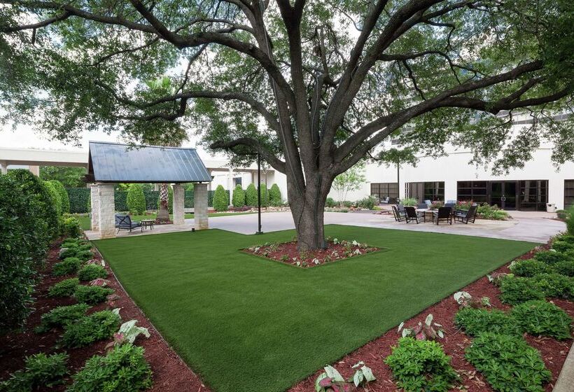 هتل Hilton Waco