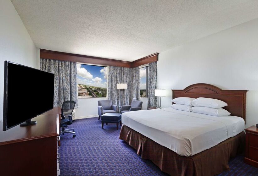 هتل Hilton Waco