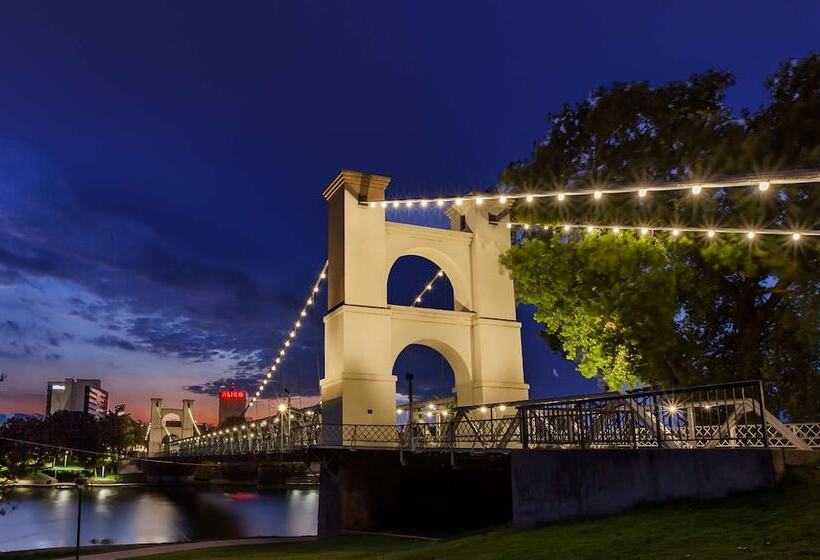 هتل Hilton Waco