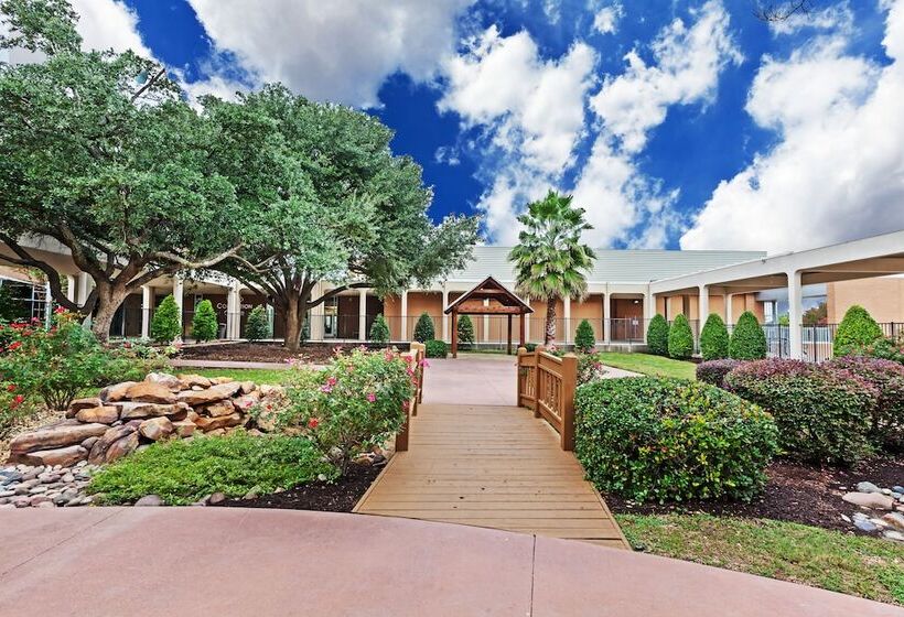 هتل Hilton Waco