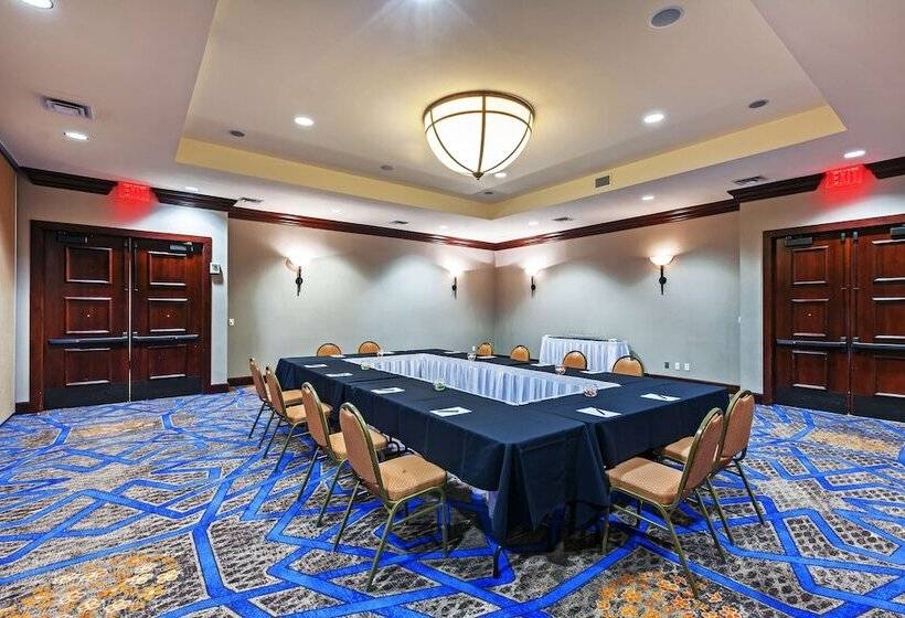 هتل Hilton Waco