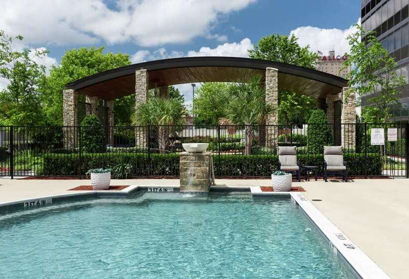هتل Hilton Waco